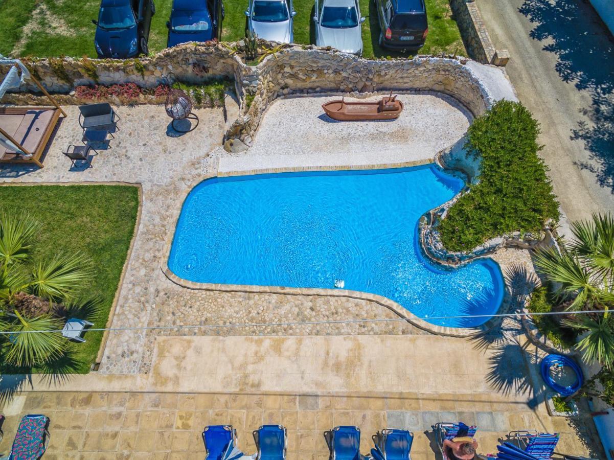 Antonis Apartments Kalamákion Exteriér fotografie
